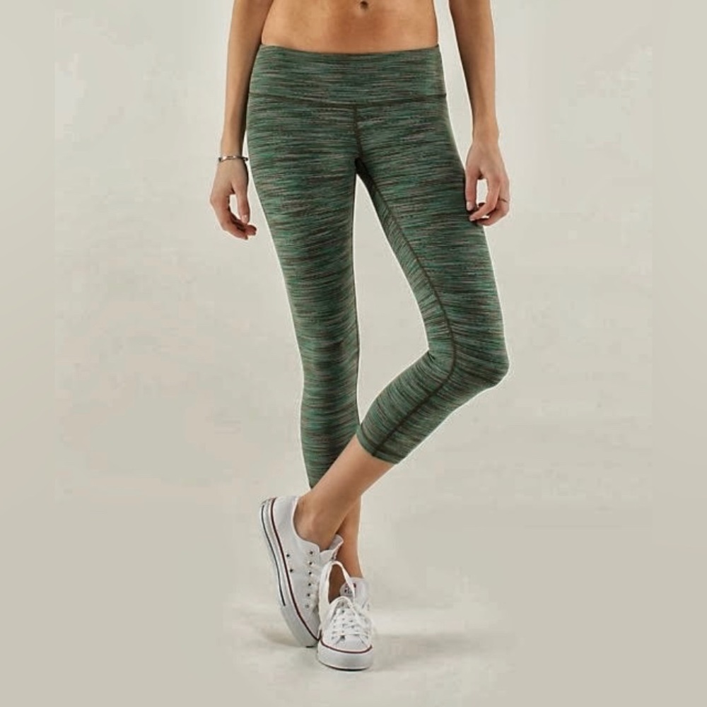 Lululemon Fatigue Green We Are From Space Wunder Under Crop - Picture 1 of 6